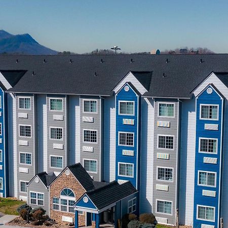Microtel Inn & Suites By Wyndham Pigeon Forge Exterior photo