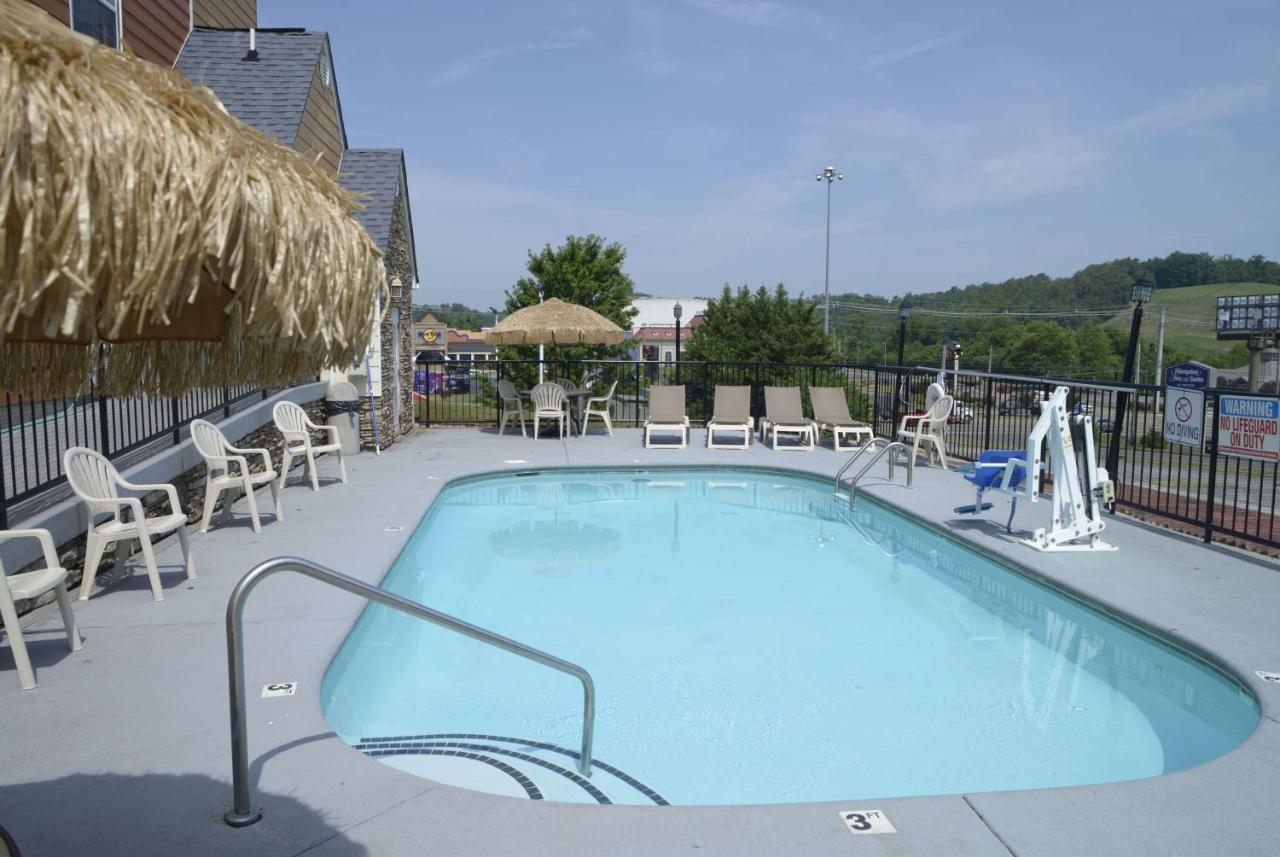 Microtel Inn & Suites By Wyndham Pigeon Forge Exterior photo