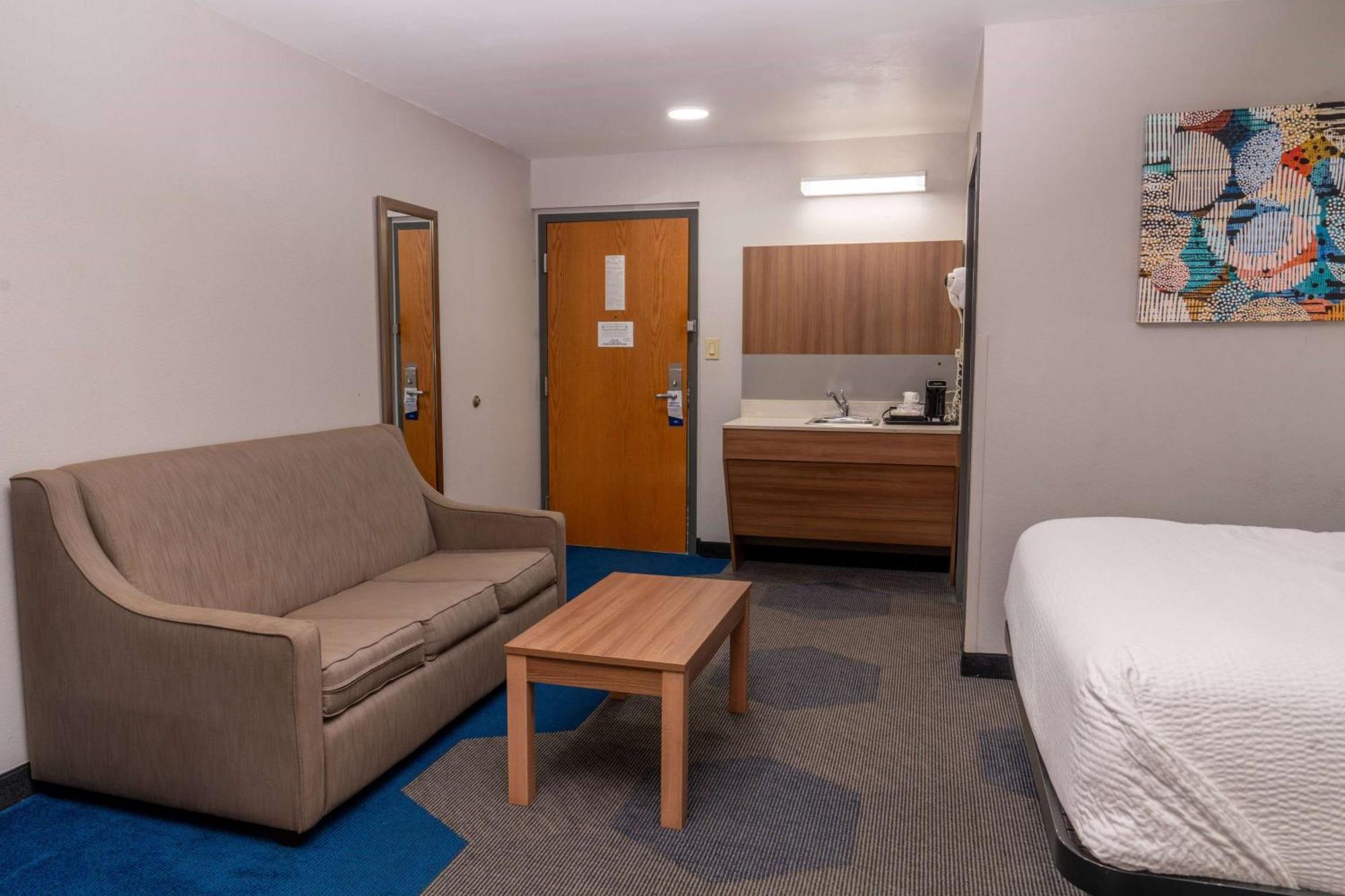 Microtel Inn & Suites By Wyndham Pigeon Forge Exterior photo