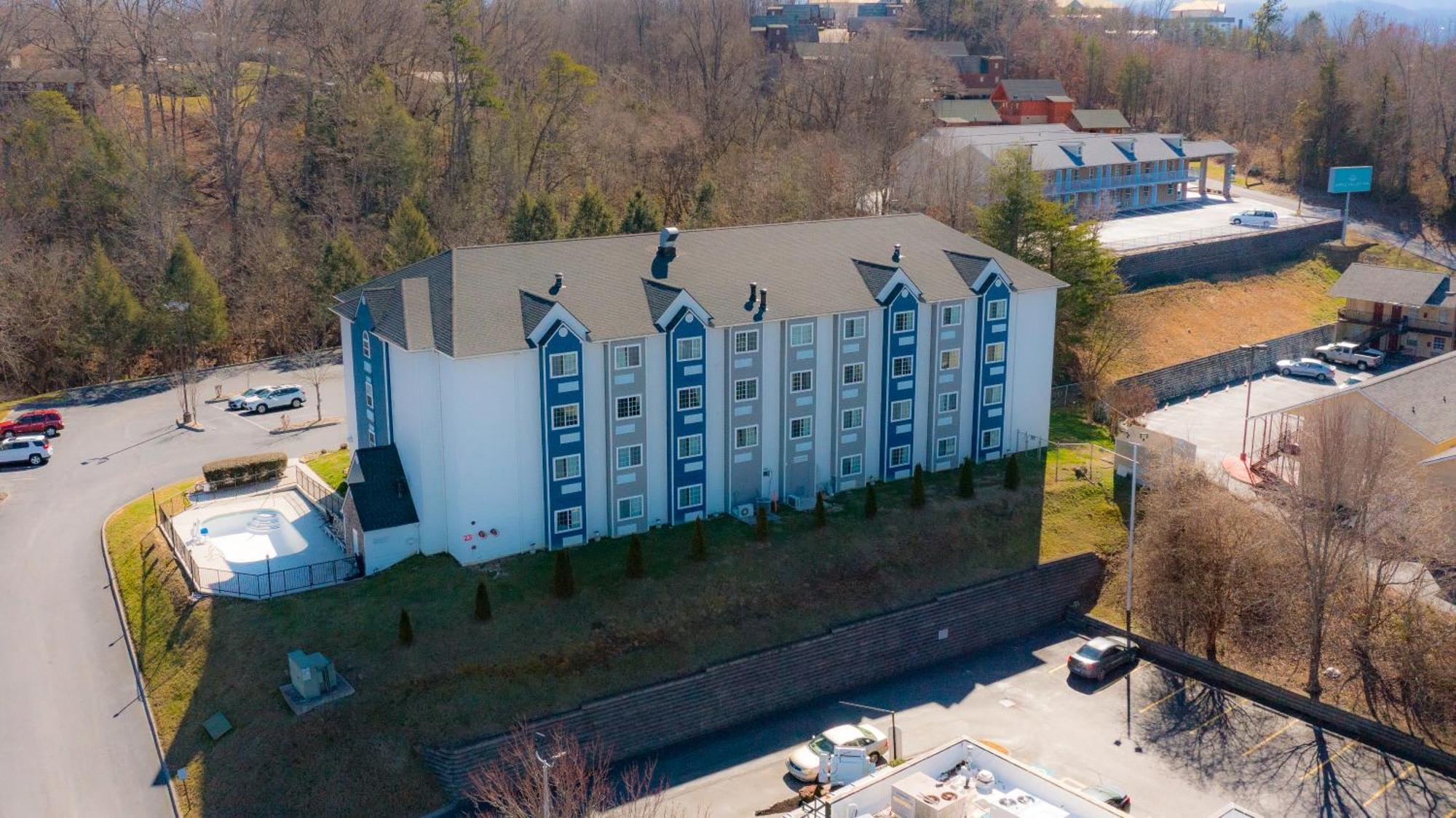 Microtel Inn & Suites By Wyndham Pigeon Forge Exterior photo