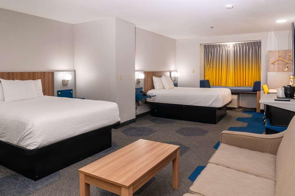 Microtel Inn & Suites By Wyndham Pigeon Forge Room photo